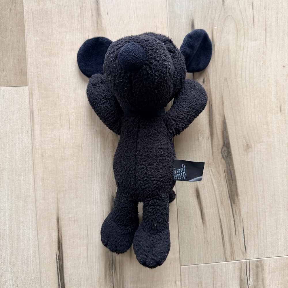 KAWS x Peanuts Snoopy Plush Uniqlo plush